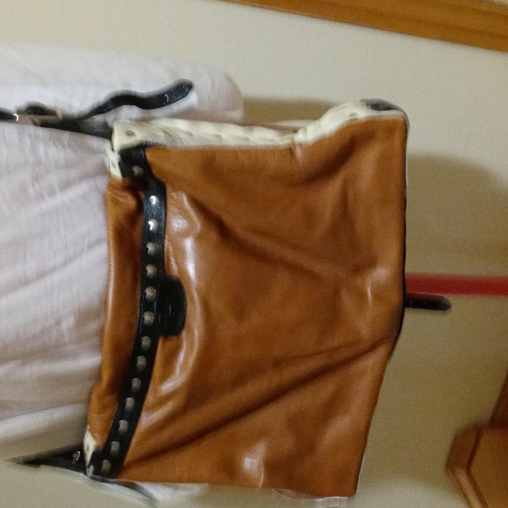Bella Dolci Leather Bag - Picture 7 of 12